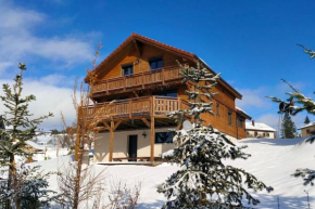 L'Eclipse -12p, vue lac au pied des pistes et SPA